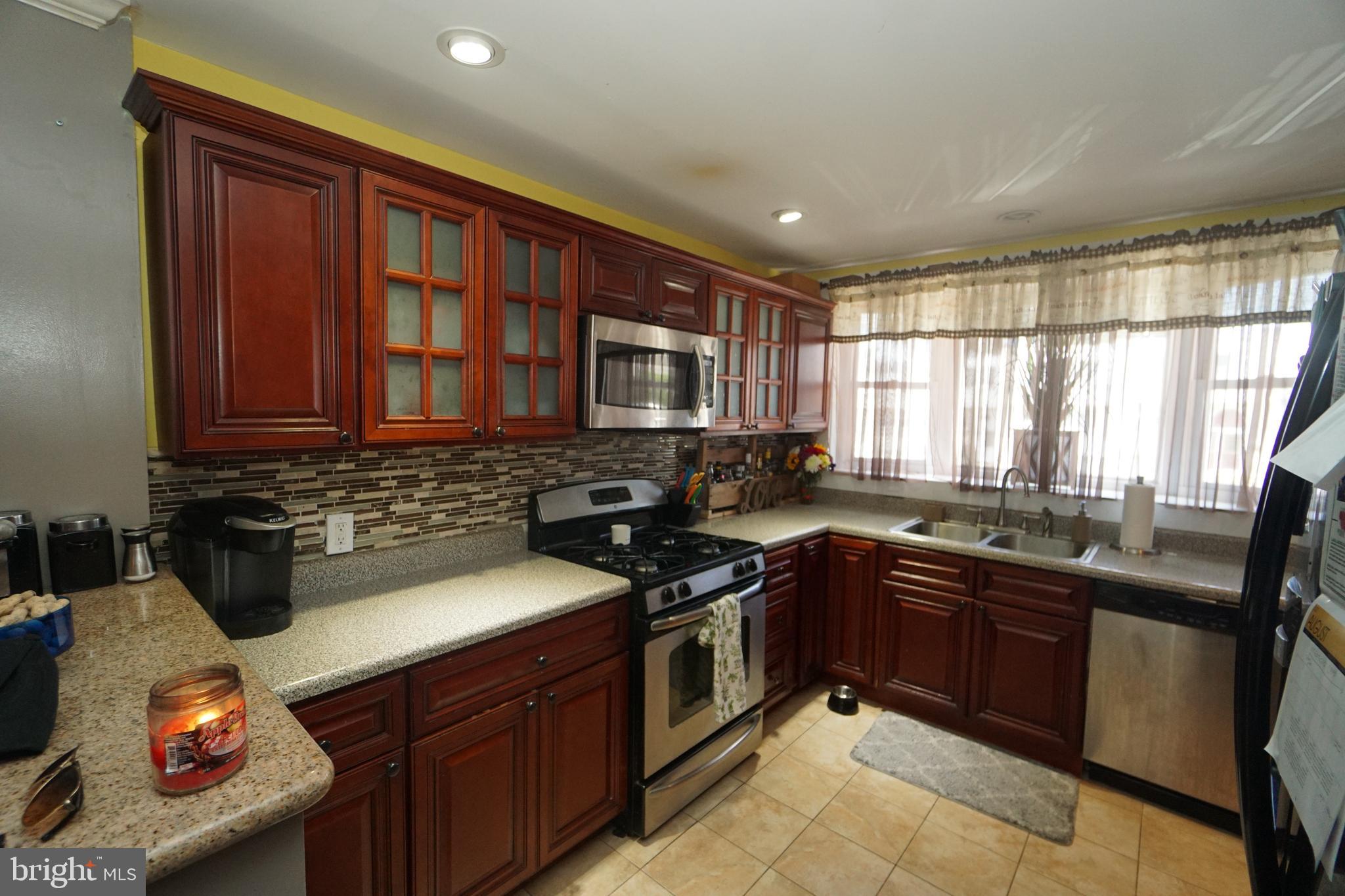 4253 Whiting Road Philadelphia, PA 19154 - Photo 4 of 21 Gallery Image 4
