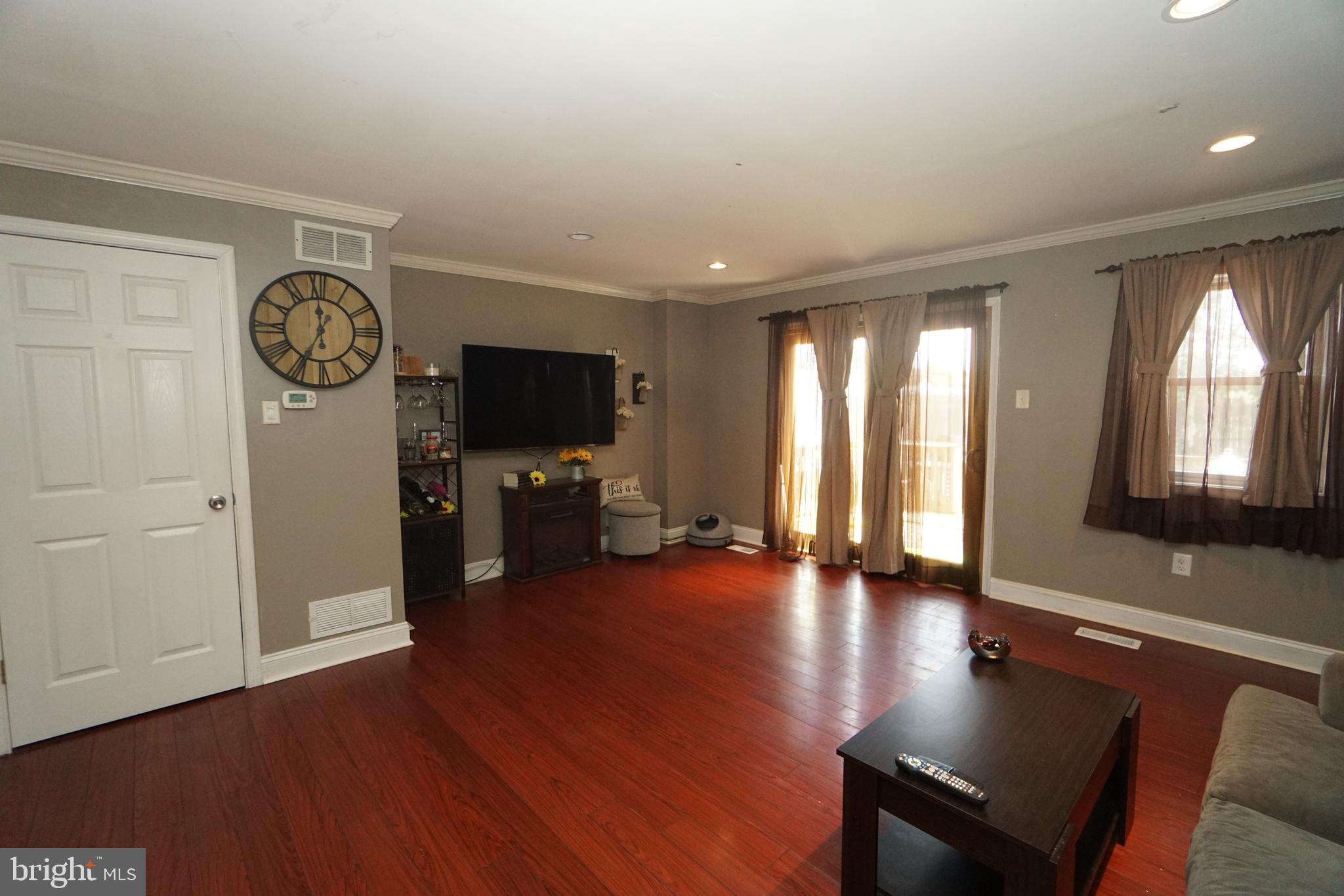 4253 Whiting Road Philadelphia, PA 19154 - Photo 7 of 21 Gallery Image 7