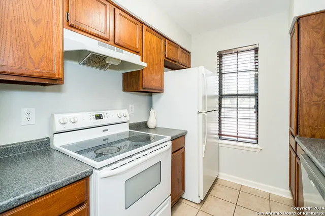 $1,000 | 4212 Medical Drive, Unit 109, San Antonio, TX 78229