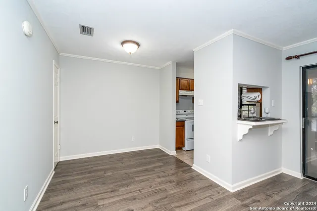 $1,000 | 4212 Medical Drive, Unit 109, San Antonio, TX 78229