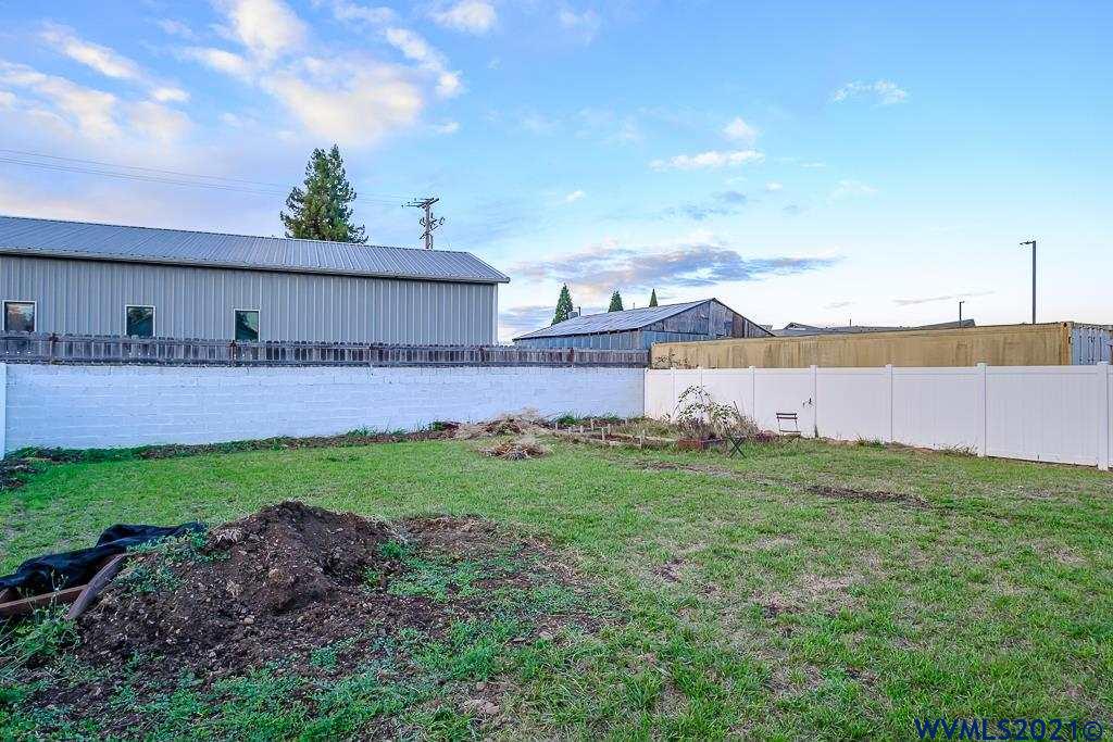 1145 South 9th Street Lebanon, OR 97355 - Photo 41 of 42
