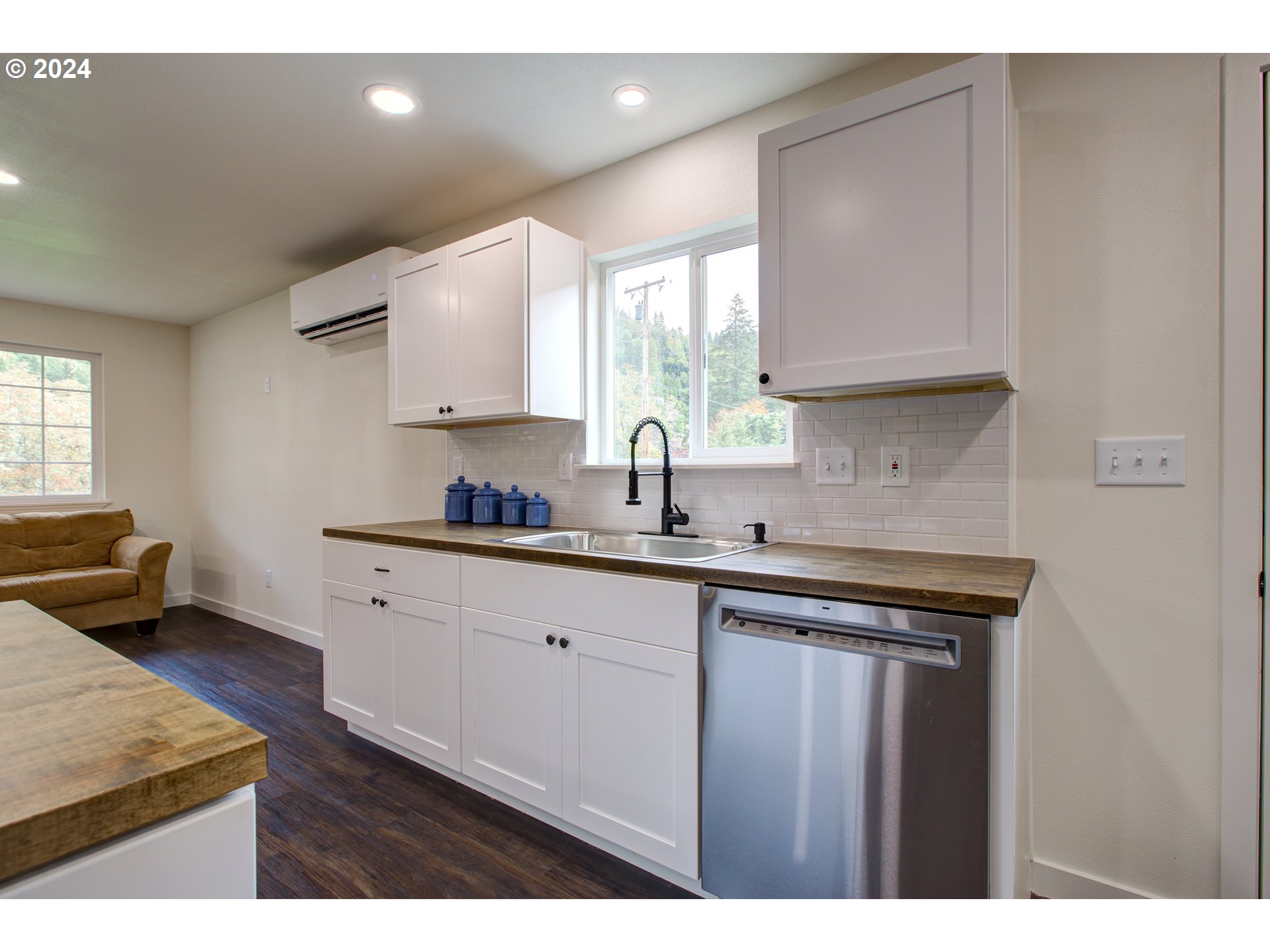 6405 Nonpareil Road Sutherlin, OR 97479 - Photo 14 of 44