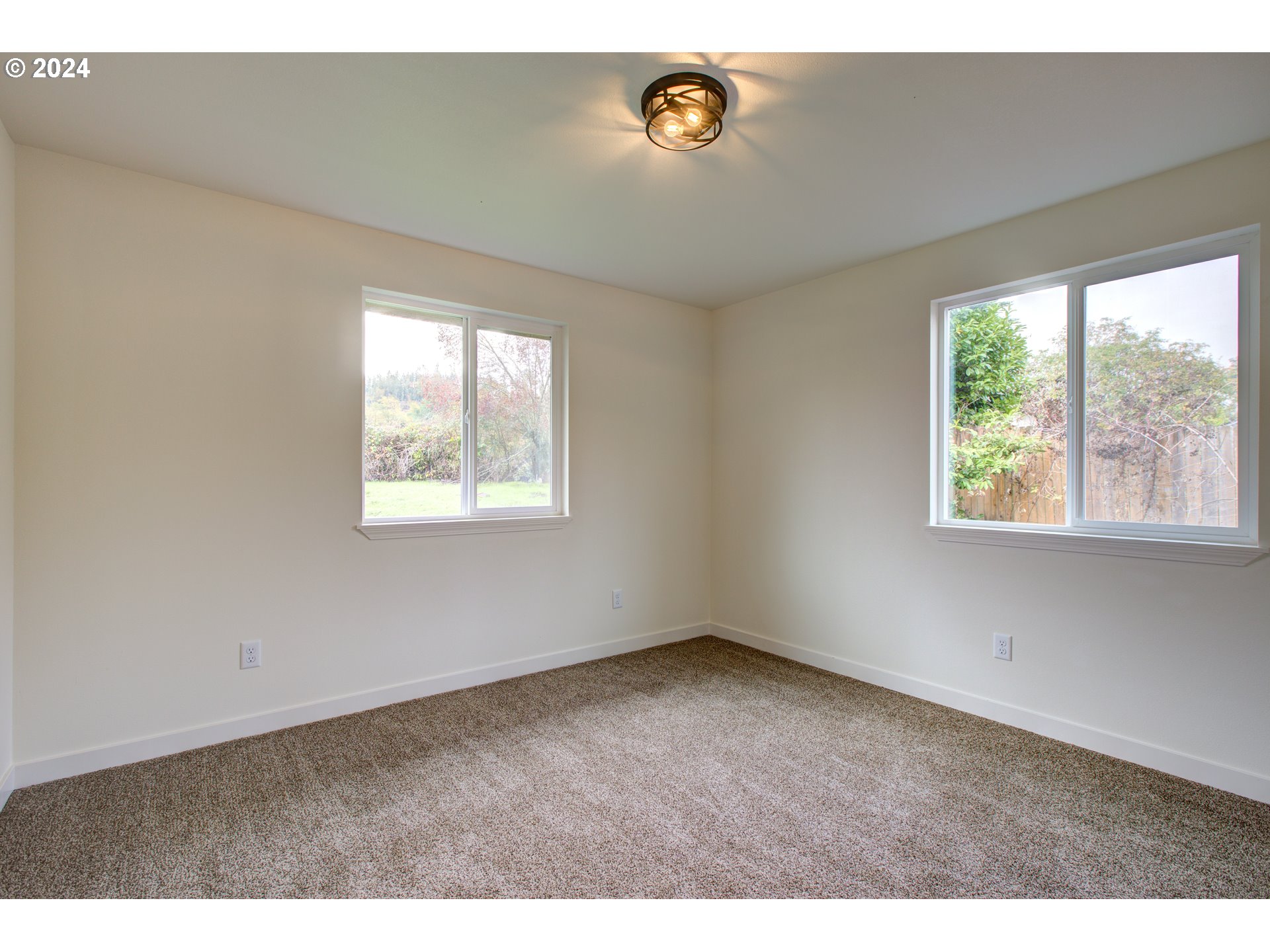 6405 Nonpareil Road Sutherlin, OR 97479 - Photo 27 of 44