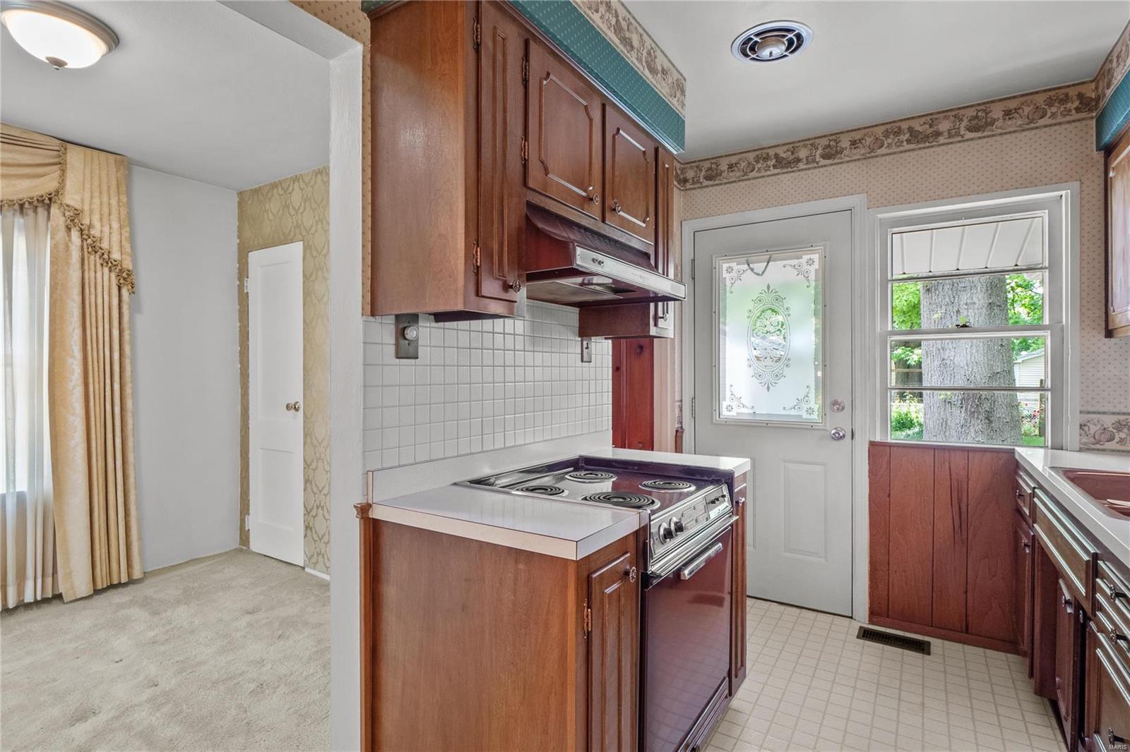 1624 Spring Avenue Granite City, IL 62040 - Photo 3 of 30 Gallery Image 3