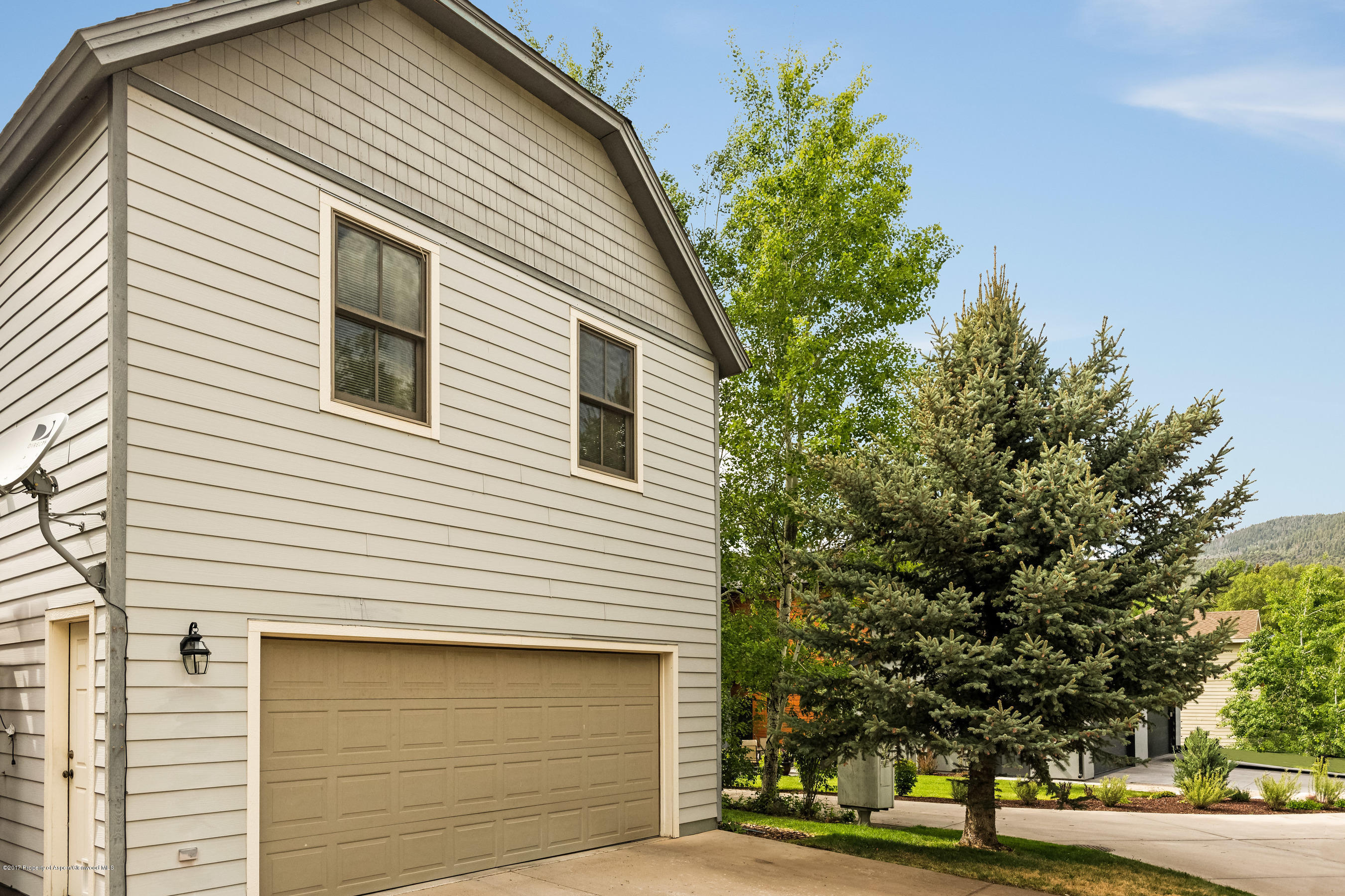 351 Branding Way Basalt, CO 81621 - Photo 14 of 16 351Branding Garage view