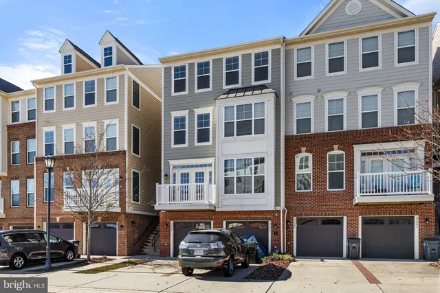 $3,000 | 25245 Laureldale Terrace, Chantilly, VA 20152