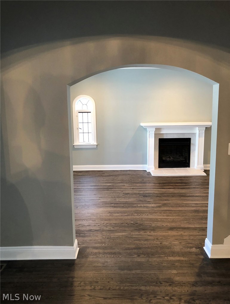 1303 Ford Road Lyndhurst, OH 44124 - Photo 4 of 29 Foyer entrance to Great Room