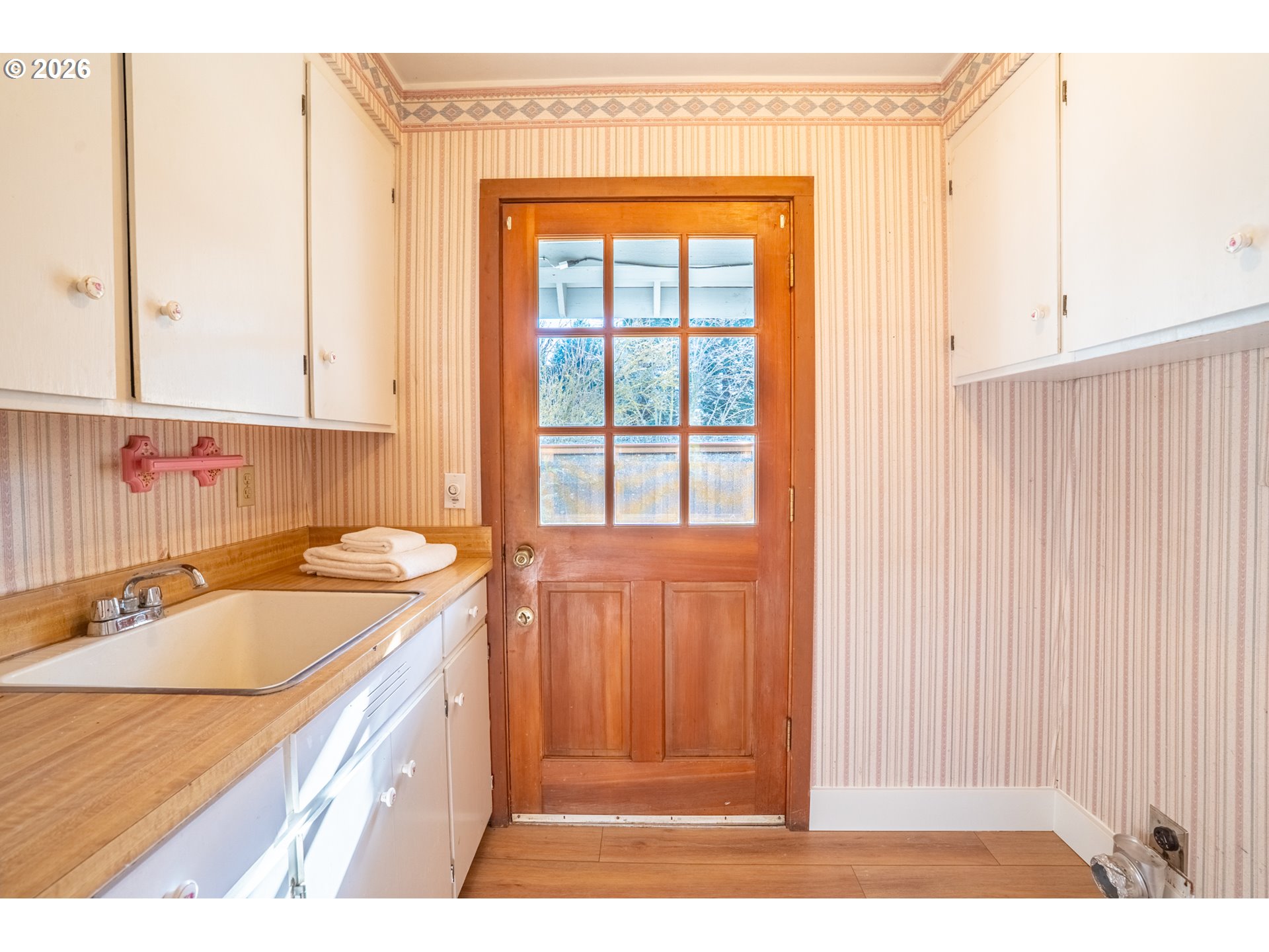 1708 River Road Eugene, OR 97404 - Photo 11 of 44 Laundry