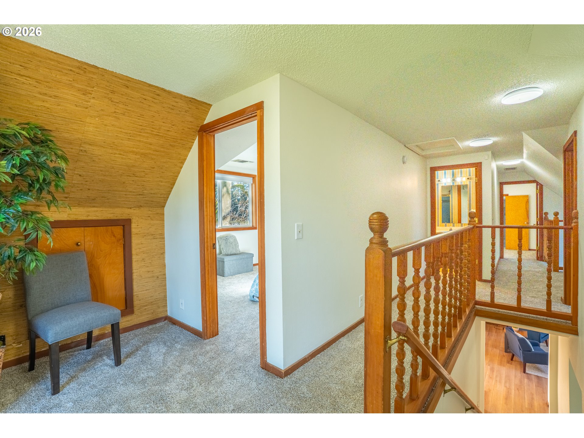 1708 River Road Eugene, OR 97404 - Photo 20 of 44 Hallway