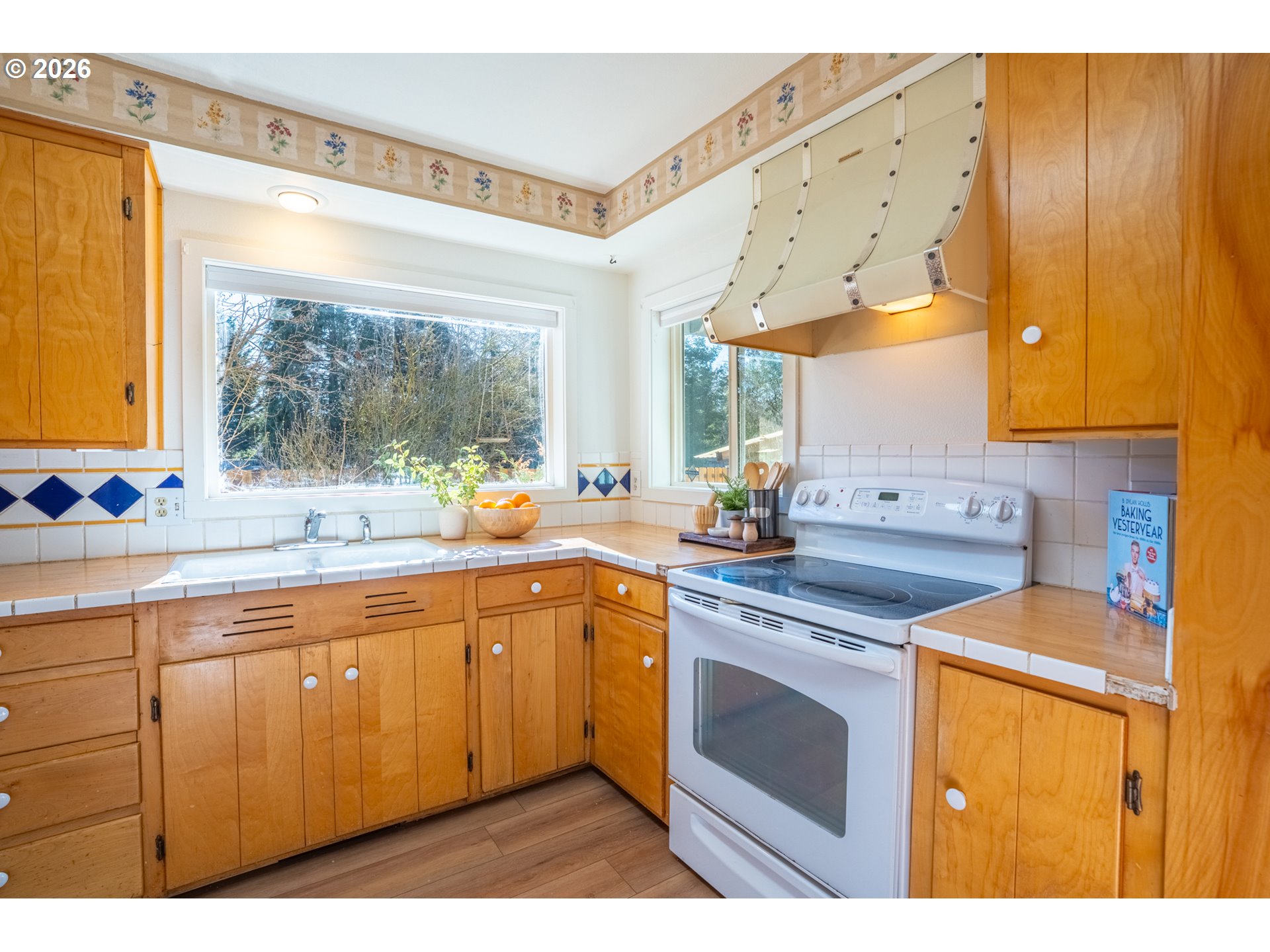 1708 River Road Eugene, OR 97404 - Photo 9 of 44 Kitchen