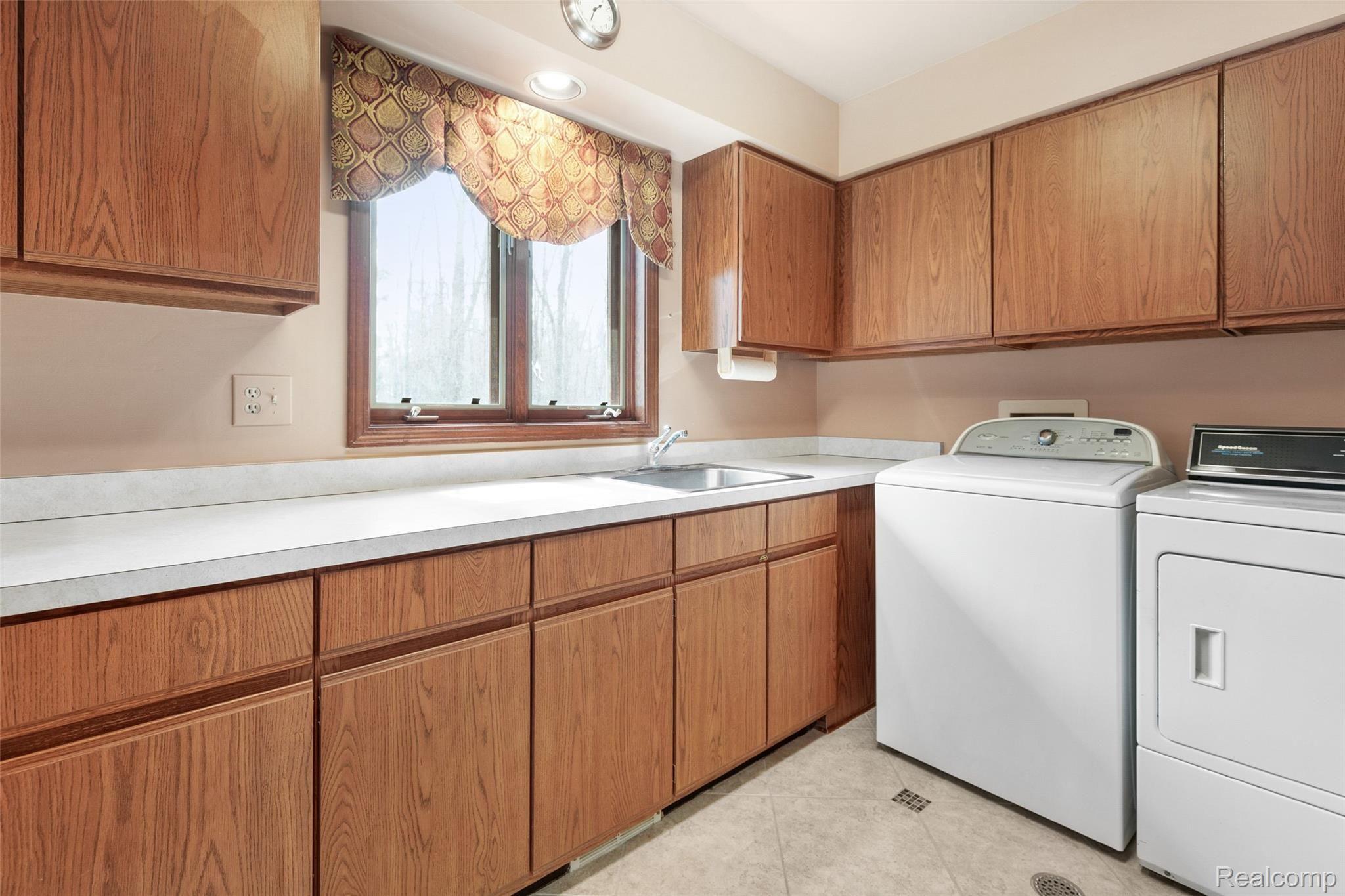 3755 Drahner Road Oxford, MI 48370 - Photo 19 of 35 Laundry -A.jpg