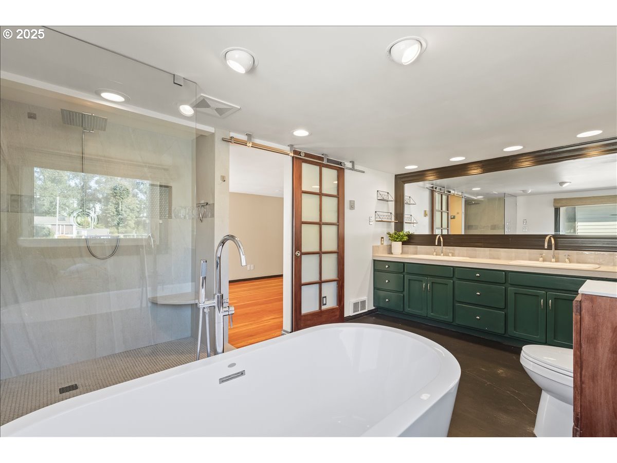 205 North Bridgeton Road, Unit 9W Portland, OR 97217 - Photo 33 of 43 Gallery Image 33