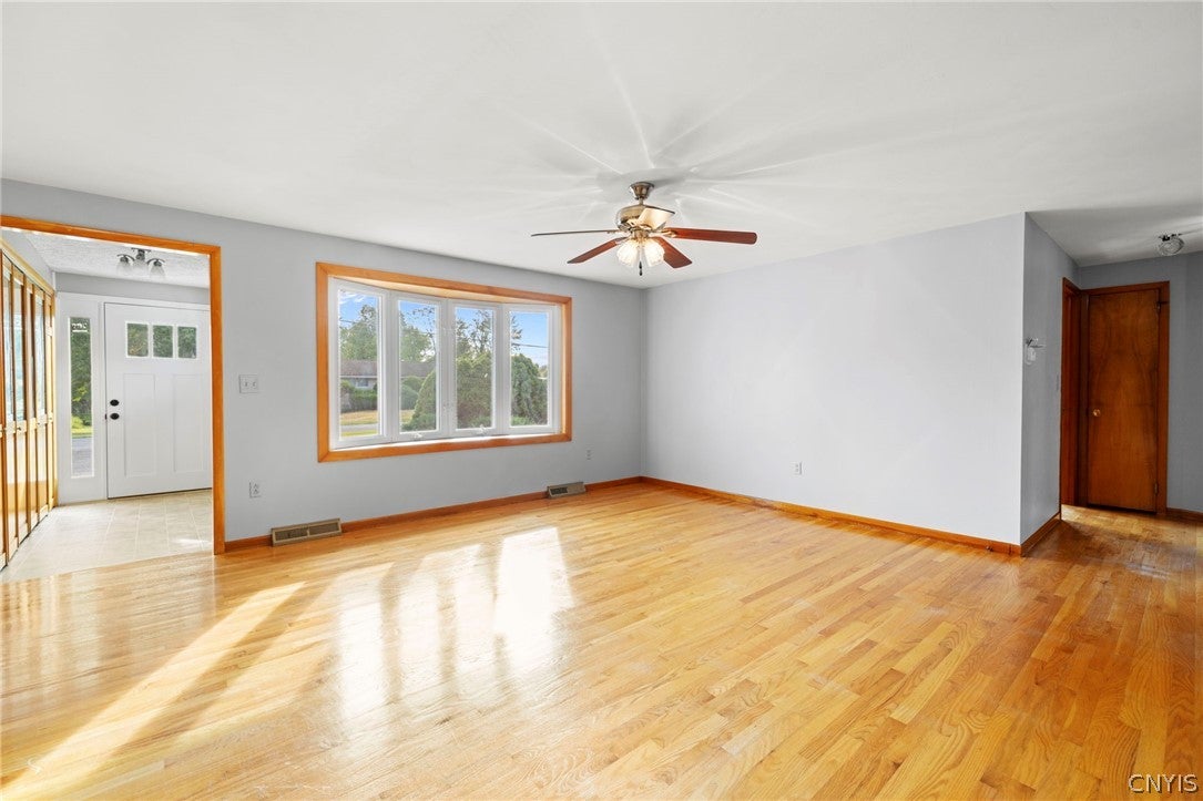 7761 Davis Road Syracuse, NY 13212 - Photo 11 of 46 Gallery Image 11