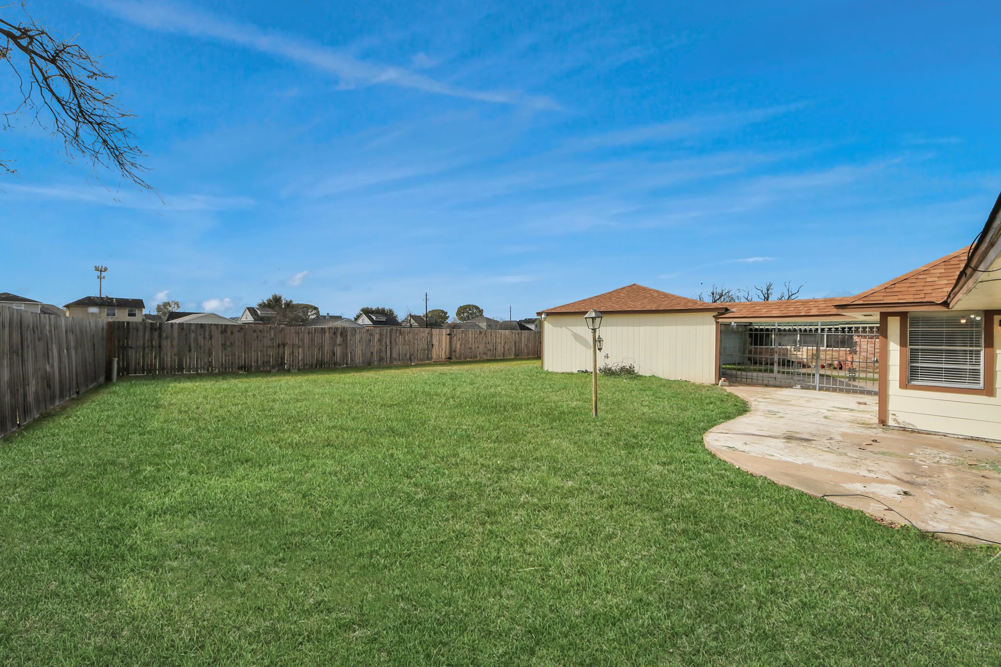 15423 Ridingwood Drive Houston, TX 77489 - Photo 41 of 43 a house view with a garden space