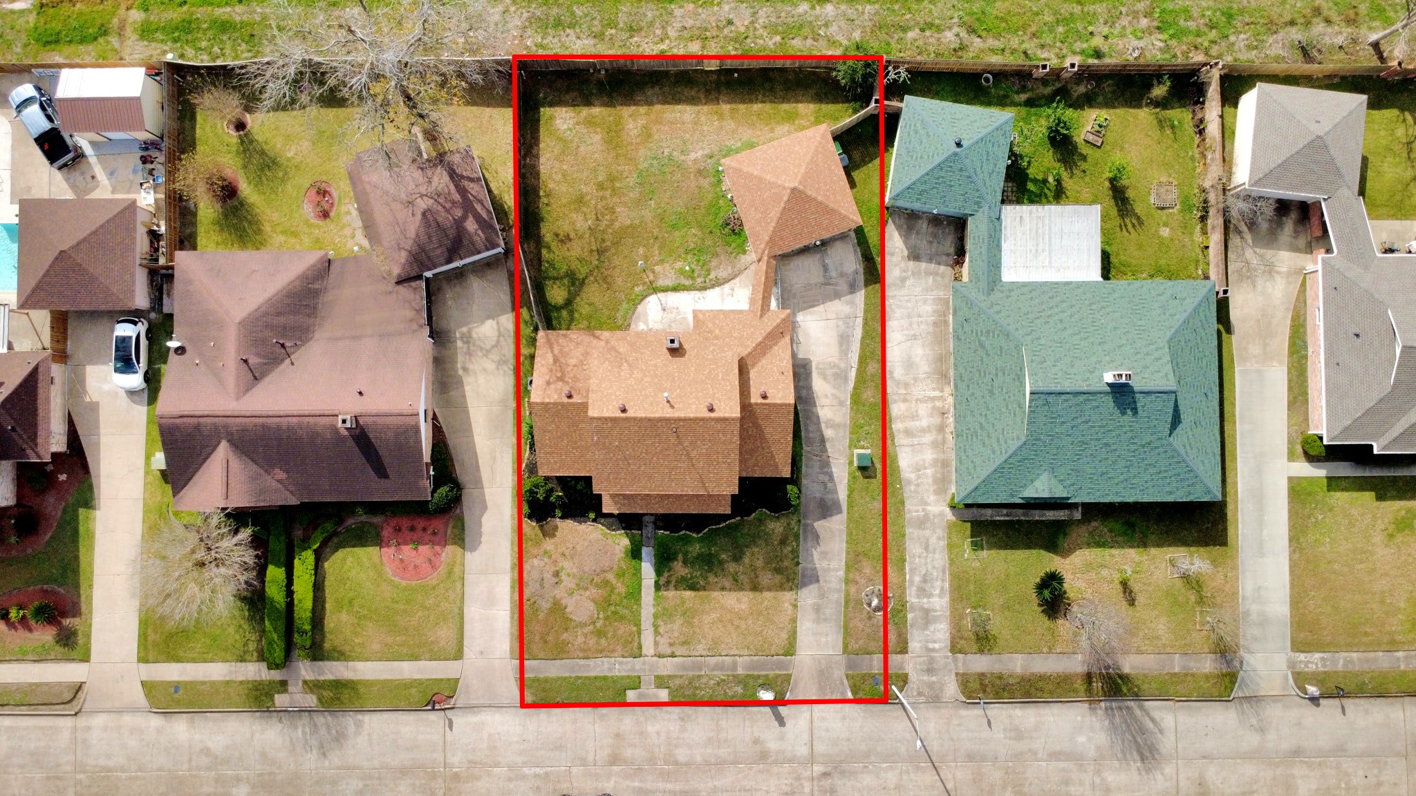 15423 Ridingwood Drive Houston, TX 77489 - Photo 42 of 43 an aerial view of residential houses with outdoor space