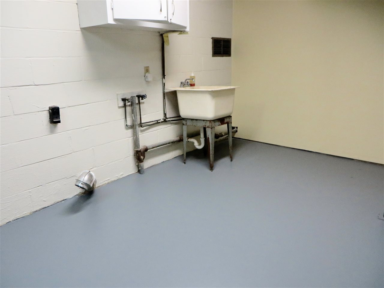 5001 Rembert Drive Raleigh, NC 27612 - Photo 19 of 23 Laundry