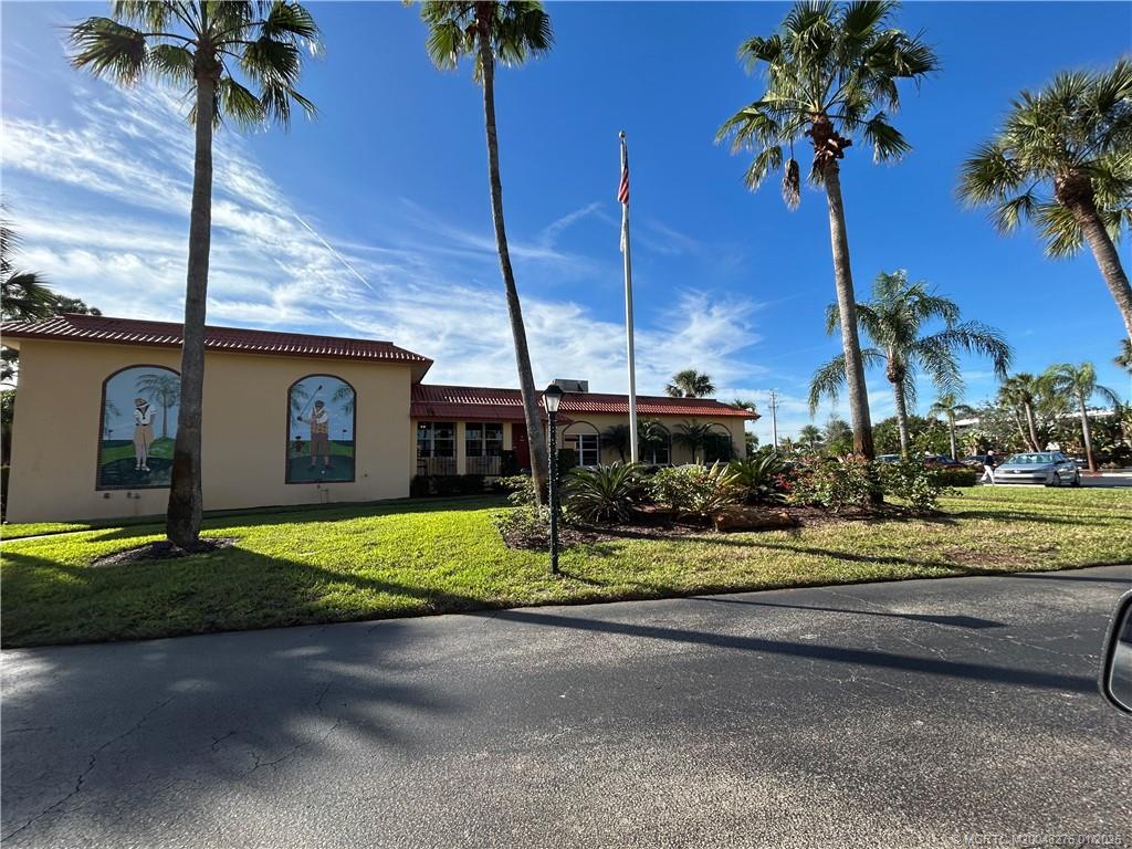 1997 Southwest Palm City Road, Unit 48H Stuart, FL 34994 - Photo 33 of 49 Main clubhouse