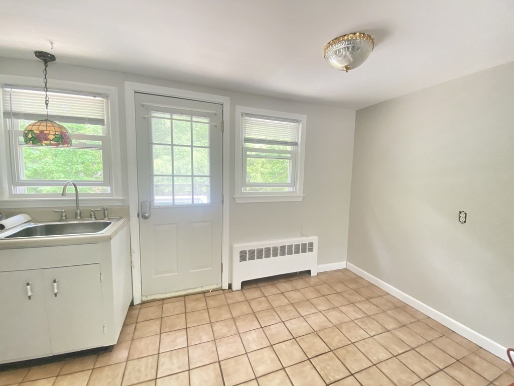 24 Rhodes Circle Hingham, MA 02043 - Photo 3 of 16 Gallery Image 3