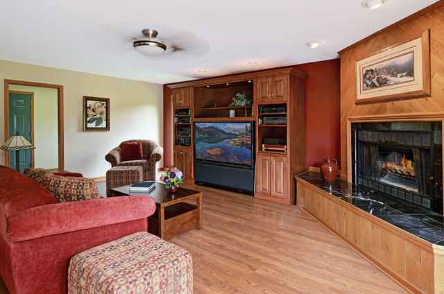 217 Highland Road Willowbrook, IL 60527 - Photo 3 of 25