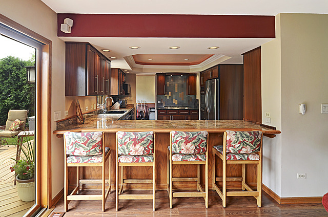 217 Highland Road Willowbrook, IL 60527 - Photo 4 of 25