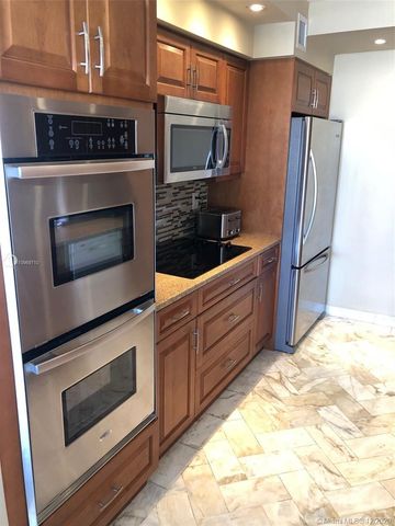 $425,000 | 19667 Turnberry Way, Unit 9H, Aventura, FL 33180