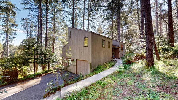 $1,050,000 | 918 River Beach Road, The Sea Ranch, CA 95497