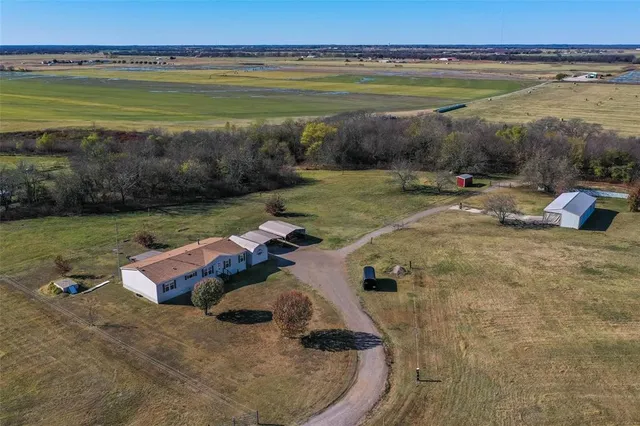 $2,600 | 1677 Farm To Market Road 901, Whitesboro, TX 76273