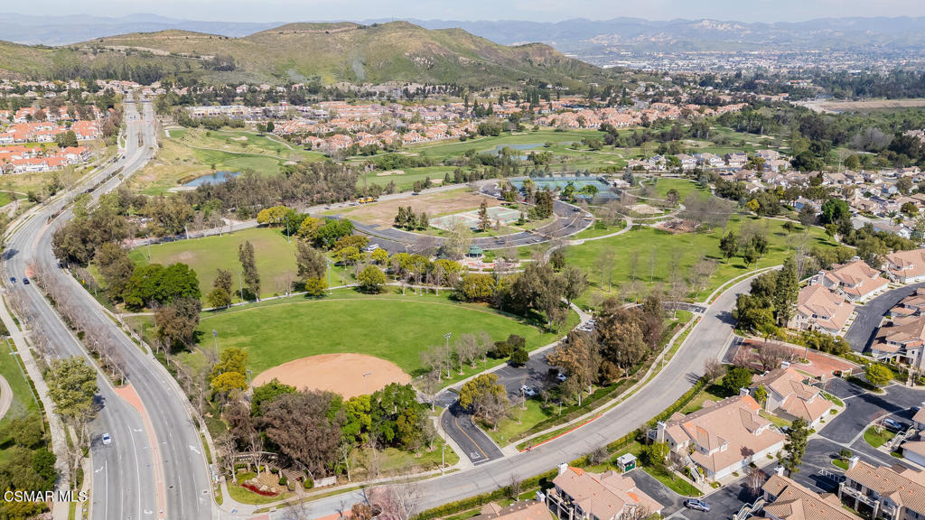 271 Fieldstone Way, Unit A Simi Valley, CA 93065 - Photo 3 of 22