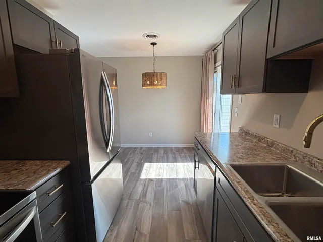 $125,000 | 100 East Heights Avenue, Unit 9, Taylorville, IL 62568