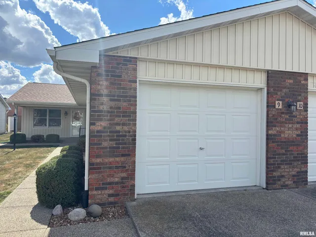$125,000 | 100 East Heights Avenue, Unit 9, Taylorville, IL 62568