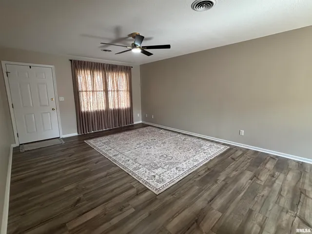 $125,000 | 100 East Heights Avenue, Unit 9, Taylorville, IL 62568