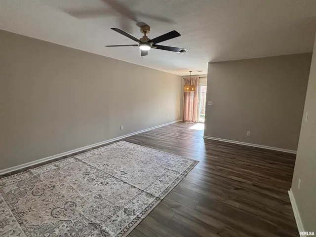 $125,000 | 100 East Heights Avenue, Unit 9, Taylorville, IL 62568