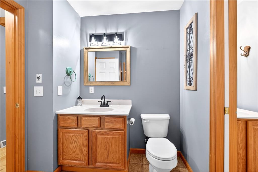 229 Tr780 Waynesburg, PA 15370 - Photo 17 of 50 1st floor FULL Bathroom