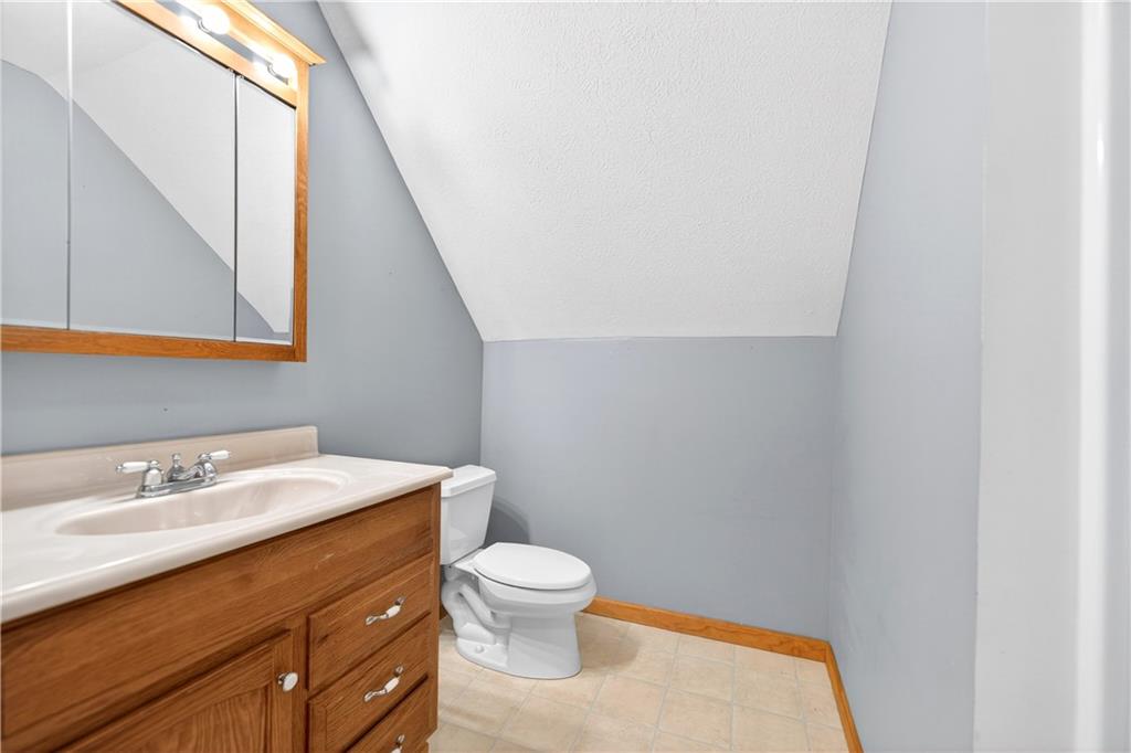 229 Tr780 Waynesburg, PA 15370 - Photo 24 of 50 2nd floor FULL Bathroom
