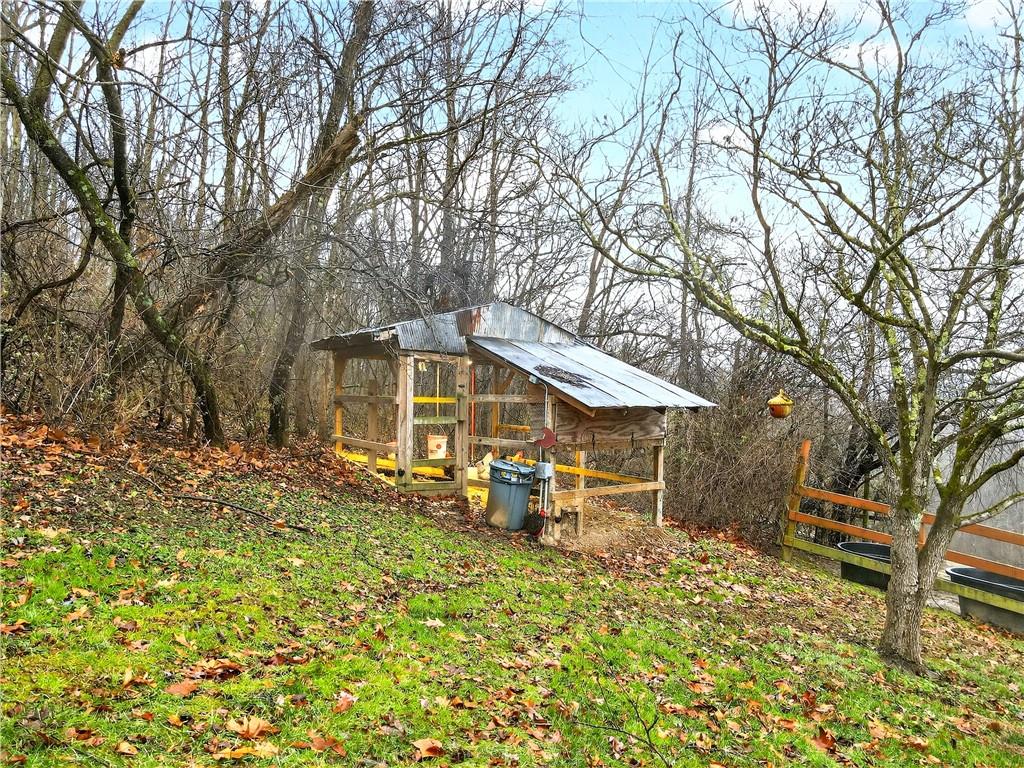 229 Tr780 Waynesburg, PA 15370 - Photo 39 of 50 Chicken coop