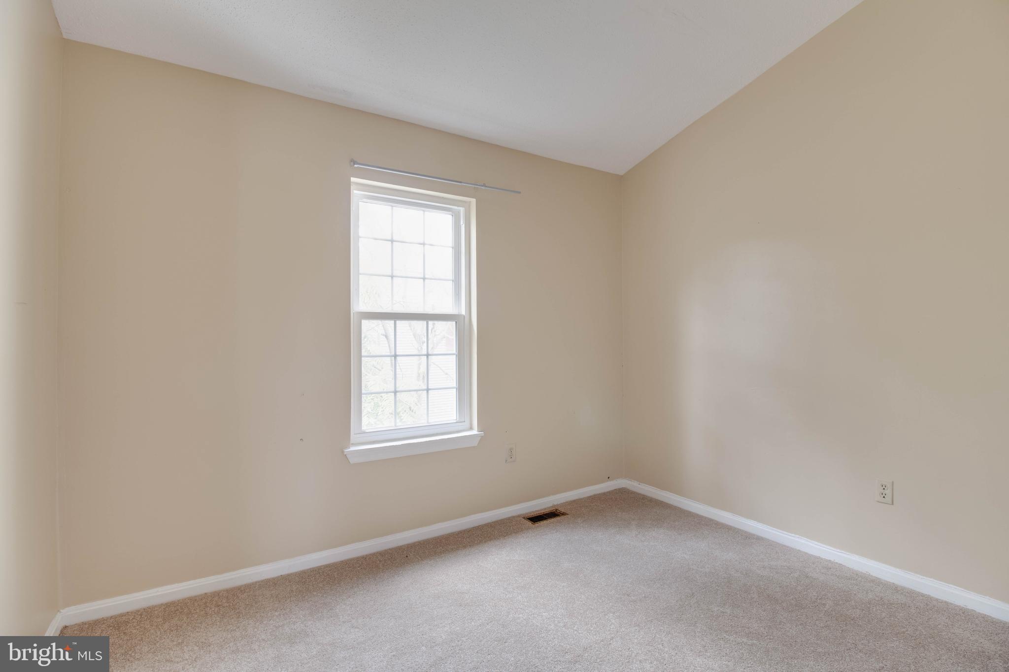 849 St Michaels Drive Bowie, MD 20721 - Photo 16 of 24 2nd Bedroom