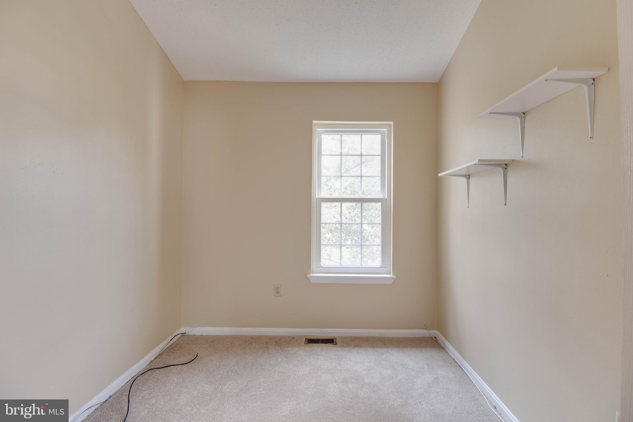 849 St Michaels Drive Bowie, MD 20721 - Photo 17 of 24 3rd Bedroom