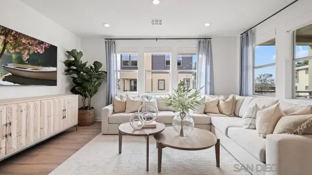 $731,900 | 379 Honeysuckle Way, Oceanside, CA 92057