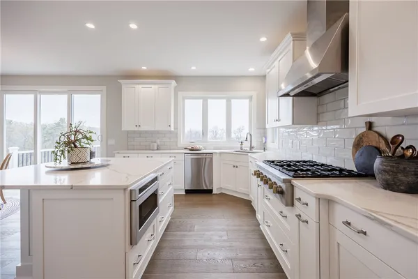 $1,350,000 | 76 Coventry Ridge, Pittsford, NY 14534