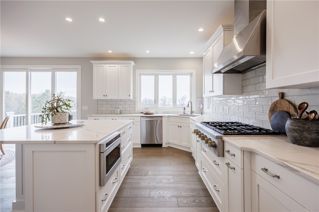 76 Coventry Ridge Pittsford, NY 14534 - Photo 3 of 47