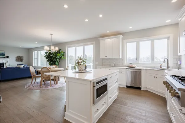$1,350,000 | 76 Coventry Ridge, Pittsford, NY 14534