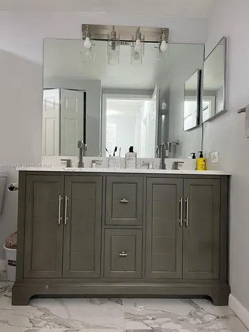 $2,900 | 2452 Centergate Drive, Unit 203, Miramar, FL 33025