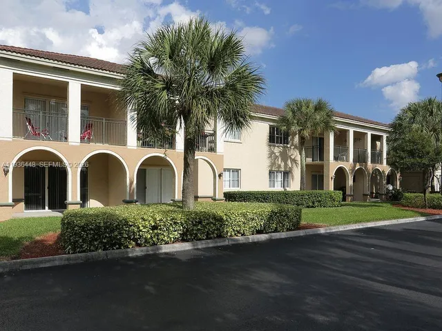 $2,900 | 2452 Centergate Drive, Unit 203, Miramar, FL 33025