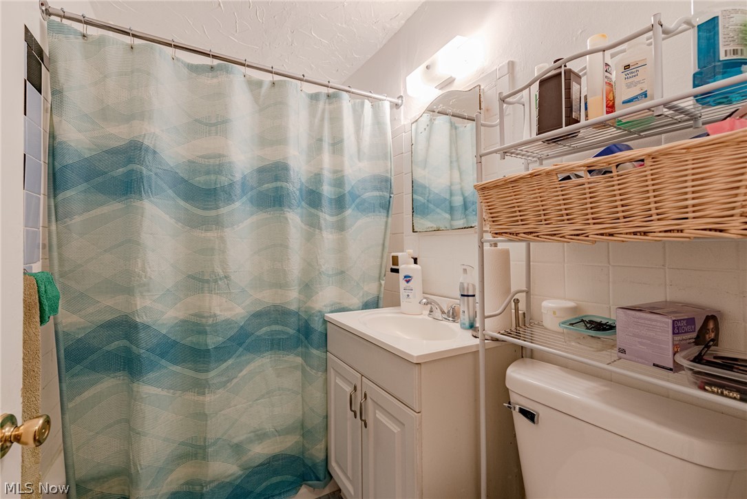1412 Sheffield Road Cleveland, OH 44121 - Photo 12 of 35 Gallery Image 12