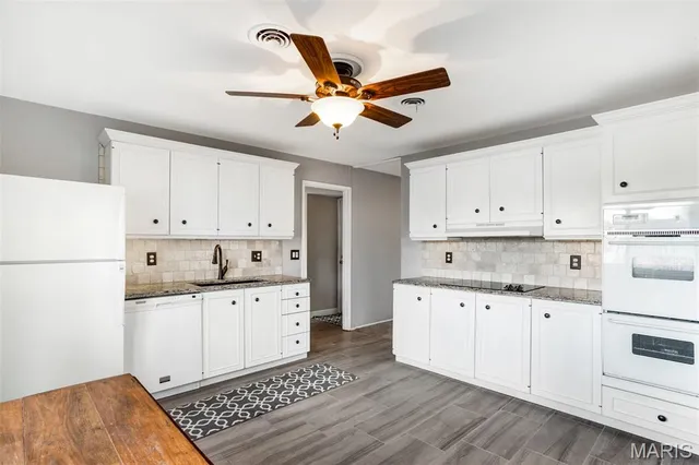 $339,000 | 109 Little Hill Court, Ballwin, MO 63011