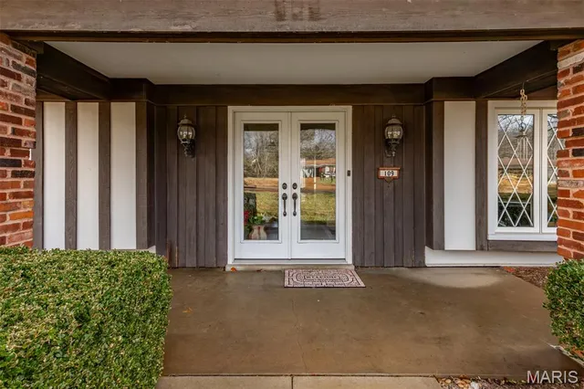 $339,000 | 109 Little Hill Court, Ballwin, MO 63011