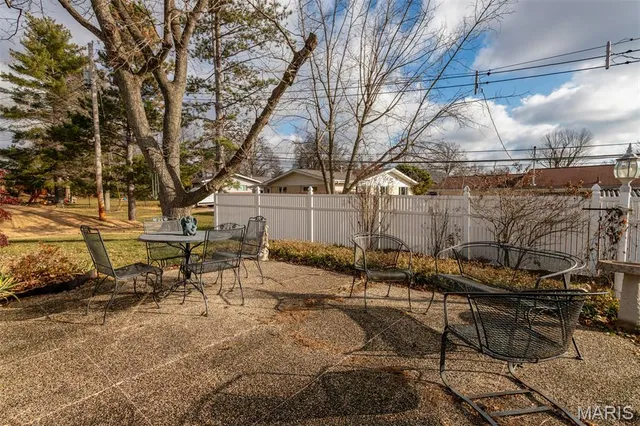 $339,000 | 109 Little Hill Court, Ballwin, MO 63011