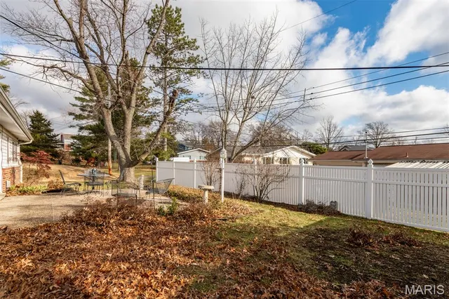 $339,000 | 109 Little Hill Court, Ballwin, MO 63011