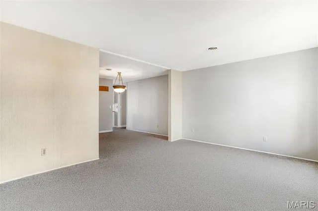 $339,000 | 109 Little Hill Court, Ballwin, MO 63011