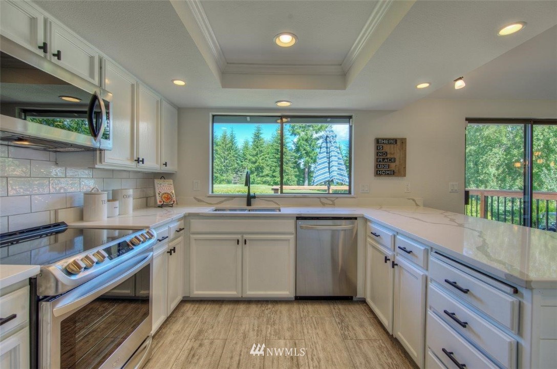 17521 155th Avenue Southeast Renton, WA 98058 - Photo 9 of 31 Gallery Image 9